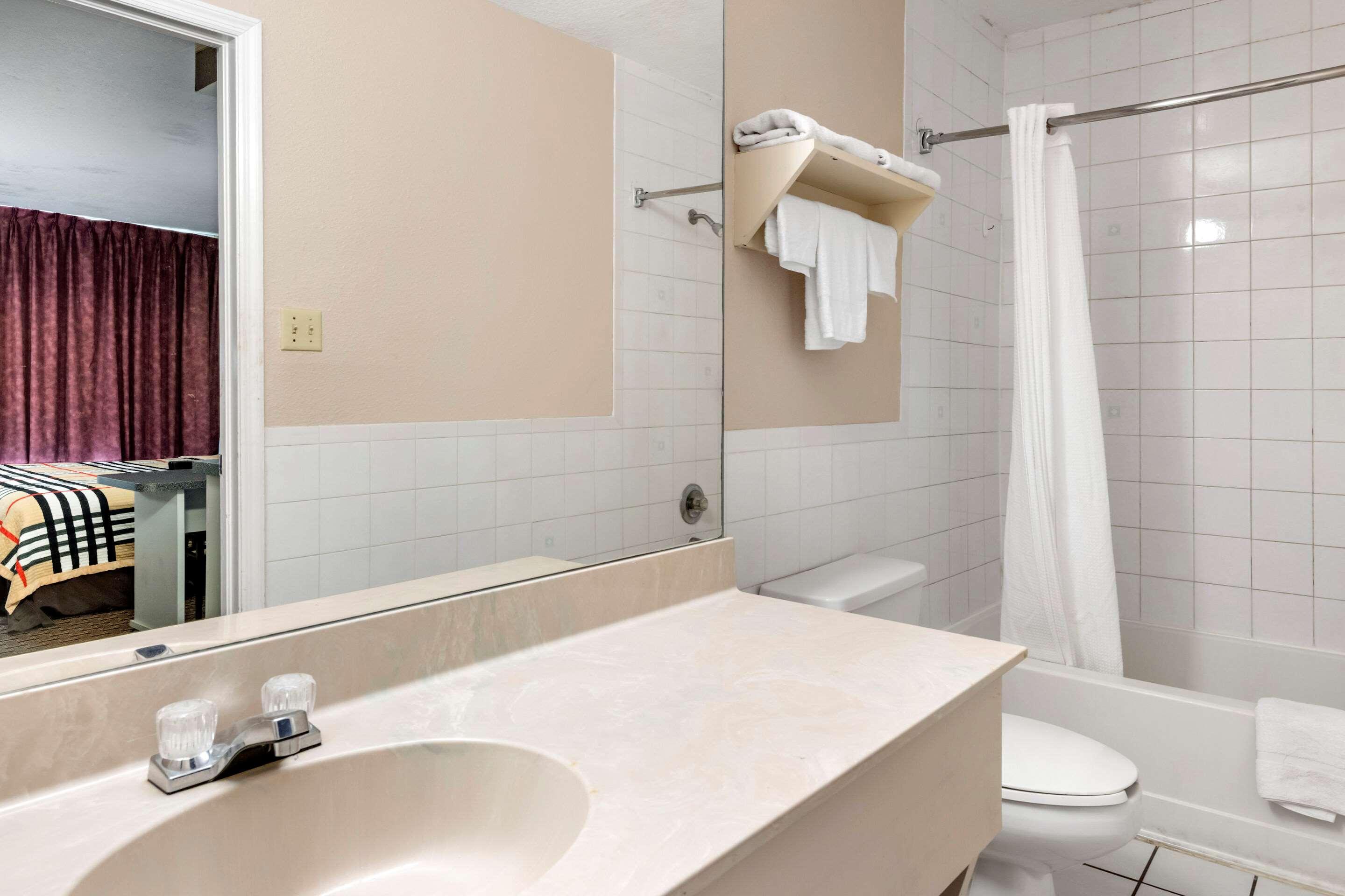 Rodeway Inn New Port Richey